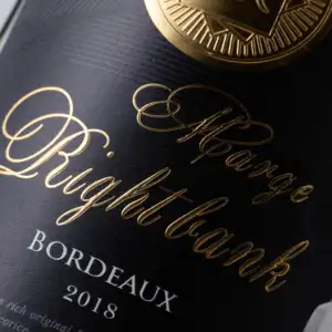 Etiquetas texturizadas personalizadas Etiqueta adhesiva en relieve de lámina de oro de cobre UV elevado para botellas de vino - Product Image 3