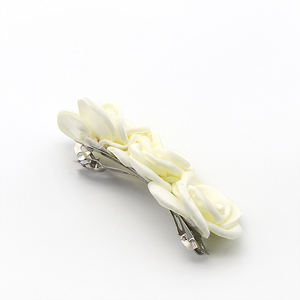 Accessoires de cheveux en forme de fleur personnalisés, Mini pinces à cheveux en tissu pour femmes - Product Image 2