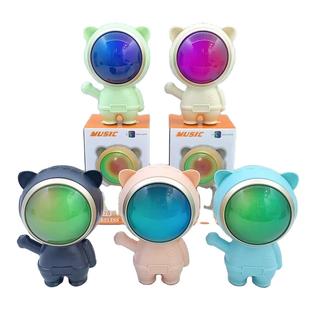 New Products X878 Astronaut Robot Wireless Blue Tooth Speaker Outdoor Portable Small Stereo RGB Color Lights DJ Subwoofer