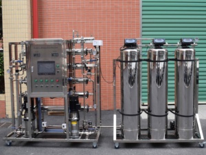 500 litros por hora de acero inoxidable 2 etapas RO ablandador de agua purificación diálisis planta de tratamiento de agua de alta pureza - Product Image 3