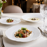 Ensemble d'assiettes à dîner en céramique blanche de style français, écologiques, à bords festonnés, pour hôtel, restaurant et banquet de mariage