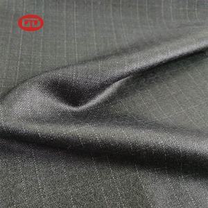 Venta caliente nueva moda hombres prendas de vestir 100% poliéster hilado teñido de vuelta de satén traje de tela - Product Image 2