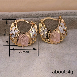 Orecchini da donna con fiore rosa, design floreale traforato, eleganza pastorale, orecchini alla moda per occasioni quotidiane - Product Image 6