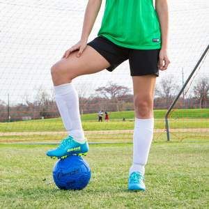 Balón de Fútbol Champion Sports, Tallas 3, 4 y 5, Azul, Compuesto, Resistente, para Todo Clima, Alta Retención de Aire, Juvenil y Adulto - Product Image 4