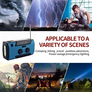 Linterna LED de Alta Capacidad de 5000 mAh con Alarma SOS, <span class=keywords><strong>Radio</strong></span> AM/<span class=keywords><strong>FM</strong></span> para Emergencias, Vida Aislada, Vehículos Recreativos y Embarcaciones - Product Image 6