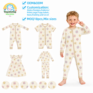 Combinaison bébé personnalisée à fermeture éclair, motif souris crème et étoiles, bordure couleur avoine, pyjama doux et respirant pour nourrisson - Product Image 1