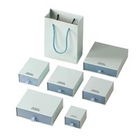 Boîte à bijoux en carton avec tiroir coulissant et doublure en velours pour collier, bague, boucles d'oreilles, emballage cadeau