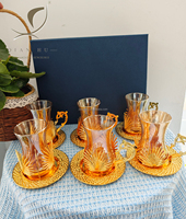 QIAN HU – Nouveauté ! Ensemble de tasses et soucoupes à café expresso vintage de luxe 150 ml, écologiques, en verre, plaqué or, motif fleur de lys Calla, pour le thé