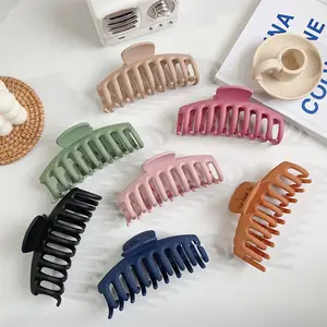 Vendita calda 2023 new keel grab clip large back spoon claw temperamento coreano bathing girl hair grab clip copricapo hair shark clip