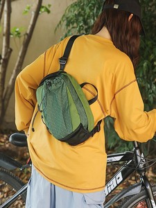 Sac banane tendance et décontracté pour couple, style sportif, sac à dos multifonctionnel pour bouteille d'eau, idéal pour les voyages en extérieur, en nylon - Product Image 3