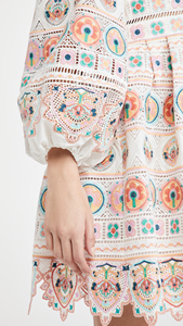 OEM 2021 moda moda <span class=keywords><strong>fiori</strong></span> primaverili ricamati Casual donna abito traforato <span class=keywords><strong>maniche</strong></span> a sbuffo Mini abito - Product Image 4