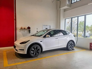Modello cinese <span class=keywords><strong>tesla</strong></span> <span class=keywords><strong>y</strong></span> stock car 2024 lungo raggio suv <span class=keywords><strong>tesla</strong></span> ev auto 5 posti 4wd alta configurazione <span class=keywords><strong>tesla</strong></span> modello <span class=keywords><strong>y</strong></span> - Product Image 4