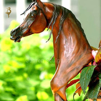Statue de sculpture de cheval creux plaqué argent coulée de métal sur le thème de l'ange pour le nouvel an