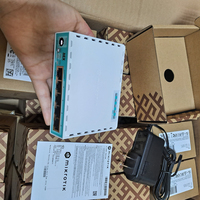 Mini routeur Mikrotik HEX RB750Gr3 avec 5 ports Gigabit RouterOS Utilisation pour FTTH