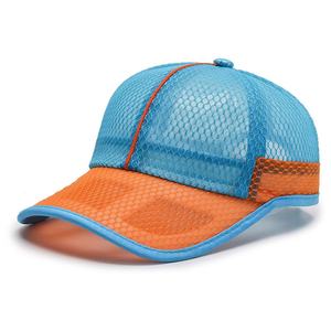 Gorras de béisbol y trucker deportivas personalizadas de malla bicolor de 6 paneles con visera curva estructurada para bebés y niños - Product Image 1
