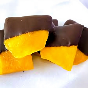 Mangues séchées naturelles trempées dans du chocolat |   Collations de fruits saines de haute qualité - Product Image 1