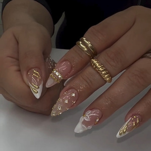 Ongles longs à talon aiguille faits main de haute qualité, blanc laiteux avec décorations en strass métalliques en forme de goutte d'eau pour événements et manucure DIY - Product Image 2