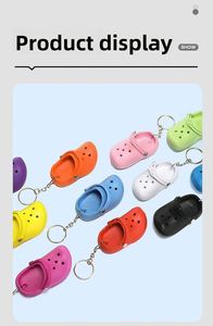 อุปกรณ์ตกแต่งรองเท้าแตะแบบ DIY ใหม่จากโรงงานโดยตรง พวงกุญแจจี้รูปรองเท้ารูเล็กๆ ตัวล็อครองเท้าขนาดเล็ก ของตกแต่งกระเป๋าเป้ - Product Image 6