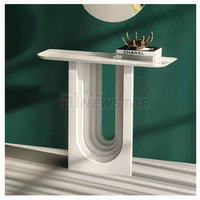 Table en marbre au style américain, console de styliste avec top en marbre, table d'hôtel en marbre blanc, moderne, décoration de la maison
