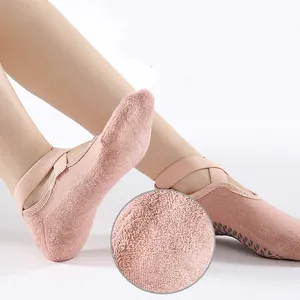 Groothandel Custom Logo Vrouwen Ballet Grip Sokken Gedempt Antislip Yoga Sokken Anti Slip Pilates Sokken