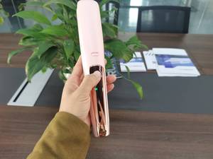 Tondeuse à cheveux professionnelle sans fil 2 en 1 Lisseur en acier inoxydable avec source d'alimentation USB pour hôtels - Product Image 6
