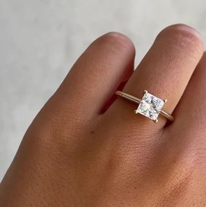 Cincin Emas Kuning 14K/18K MaiYi Custom dengan Berlian CVD Potongan Princess 1.2ct, Berlian Laboratorium, Emas Solid untuk Pernikahan dan Pertunangan - Product Image 4