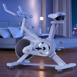 Vélo d'appartement commercial à transmission par courroie silencieuse pour salle de sport, club et domicile, réglage précis de la résistance par bouton pour contrôler l'intensité de l'entraînement - Product Image 6