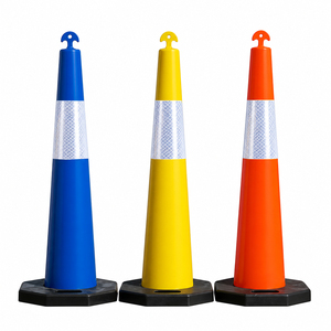 Poteau <span class=keywords><strong>de</strong></span> délimitation routière 110 cm avec base en caoutchouc PE, poteau <span class=keywords><strong>de</strong></span> signalisation réfléchissant, cône <span class=keywords><strong>de</strong></span> guidage flexible pour <span class=keywords><strong>la</strong></span> sécurité routière, le stationnement et <span class=keywords><strong>la</strong></span> construction - Product Image 4