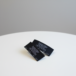 Étiquette en <span class=keywords><strong>tissu</strong></span> pour vêtements, conception professionnelle, production, personnalisation, petites séries, marque, protection de l'environnement, lavage à l'eau - Product Image 5
