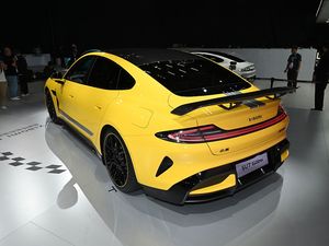 Xiaomi SU7 Ultra 2025 Fabricado en China, Pekín, Alto Rendimiento, 630 km de Autonomía, Coche Eléctrico Puro, Vehículos de Nueva Energía, ¡Venta Caliente! - Product Image 4