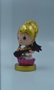 Bobblehead Saraswati es un animal lindo y juguetón, perfecto para el tablero de tu coche, la oficina o la decoración del hogar. - Product Image 6