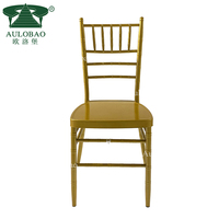 Vente en gros d'usine Banquet caméléon empilable en plastique chaise de mariage avec coussin