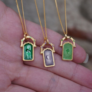 Collier pendentif porte-bonheur en acier inoxydable coloré en forme de cœur, style tarot, de la marque Haomi - Product Image 1