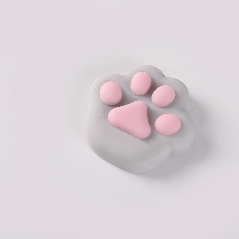 Gray cat claw point