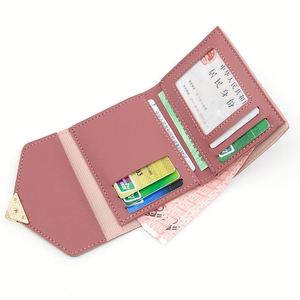 Trendy Women's Short Wallet with Heart Design, <b>Small</b> Bifold Coin <b>Purse</b>, Card Holder for Everyday Use & Promotional Gift - Product Image 4