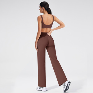 Vêtements de sport : Pantalon droit, Veste zippée, Brassière de sport rembourrée, Tenue de gym pour le levage de poids, Ensemble de yoga et fitness - Product Image 2
