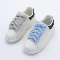 Lacets plats en peluche de 15 mm de haute qualité, style décontracté, à motif dentelé, tendance, avec sac de rangement pour lacets