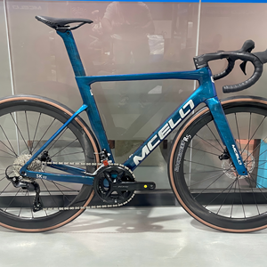 Vélo de route léger 105 24 vitesses avec freins à disque et groupe en <span class=keywords><strong>fibre</strong></span> de carbone, passage de vitesses fluide - Product Image 1