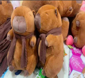 Lindo Peluche de Capibara de 35 cm, Animal de Peluche Suave para Niños de 2 a 4 Años, Regalo Unisex con Bufanda - Product Image 3
