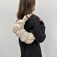 Sac à main pour femme en PU souple, froncé et matelassé effet bulle, style hobo demi-lune à fermeture éclair, pour porté épaule, vente en gros, liquidation, faible MOQ, expédition rapide