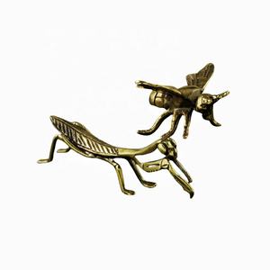 थोक नेपाल ठोस तांबा कीट मेंटिस आभूषण नक्काशीदार पीतल मधुमक्खी आभूषण - Product Image 6