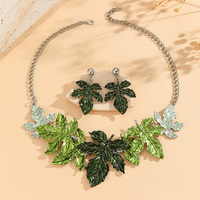 Nouveau modèle 2026 – Ensemble collier en alliage avec peinture à l'huile feuille d'érable verte, best-seller