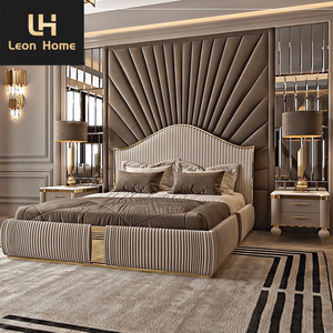 Op maat gemaakte luxe kingsize bed met hoge hoofdbord, designmeubilair voor de slaapkamer - Product Image 3