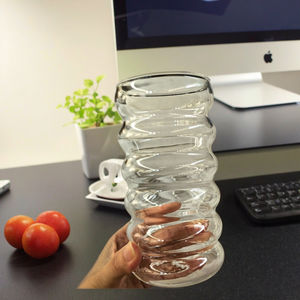 Venta al por mayor de bonitas tazas de agua de vidrio reutilizables con alto contenido de boro y sílice, botellas de café y jugo de vidrio resistentes al calor con pajitas - Product Image 6