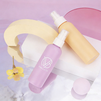 Flacon pulvérisateur rond en plastique PET de 120 ml (4 oz) avec finition mate personnalisée, atomiseur à brume fine, impression sérigraphique pour nettoyant visage