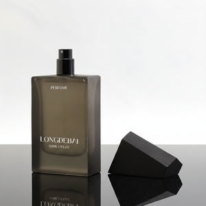 Flacon de parfum carré personnalisé pour homme 2026, 30ml 50ml 100ml, en verre dépoli noir avec bouchon en bois - Product Image 3
