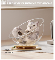 Vente en gros d'usine Maison pour chat Capsule spatiale en acrylique transparente Nid pour chat en bois Lit pour chat semi-fermé Jouet avec 3 petites balles