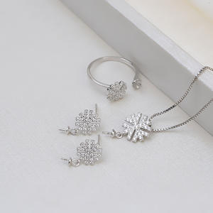 Accessoires féminins DIY, pendentif flocon de neige en argent semi-fini S925, support de boucles d'oreilles en perles, ensemble de bijoux pour - Product Image 1
