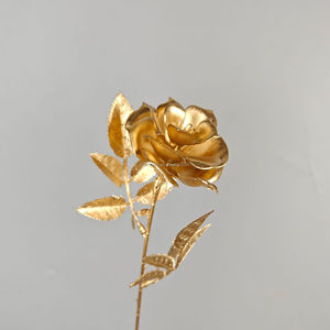 J01 Vente en gros à bas prix de plantes artificielles dorées, roses dorées, décorations florales, fleurs en vrac pour mariage, fête, événement - Product Image 5