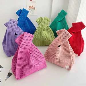Sac en tricot de couleur unie en polyester, sac à poignet en maille de grande capacité, sac carré, sac en tricot ajouré de style coréen - Product Image 1